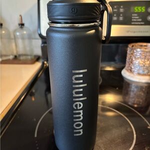 Lululemon Athletica Black Sleek Insulated Bottle